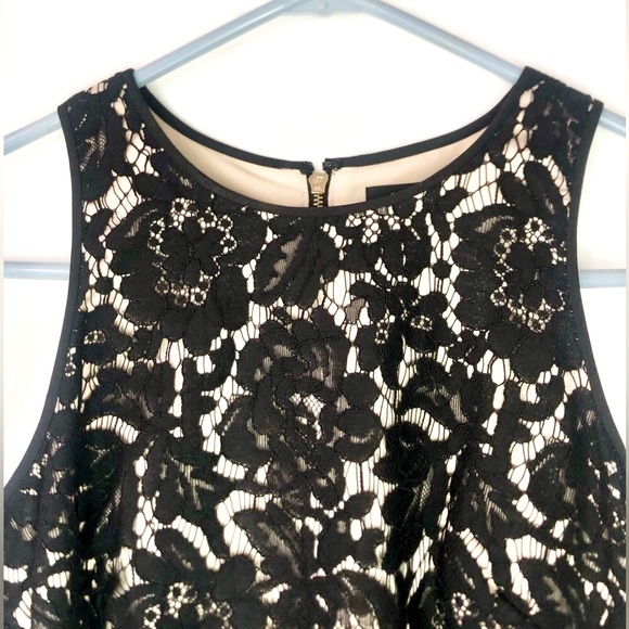 White House Black Market Lace Top Black Floral Sleeveless Crew Neck - Picture 2 of 10